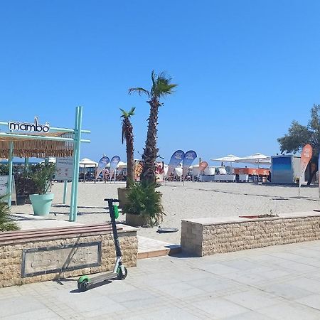 Luxury Promenada Apartment - Frontal Beachfront Mamaia Nord Năvodari Kültér fotó