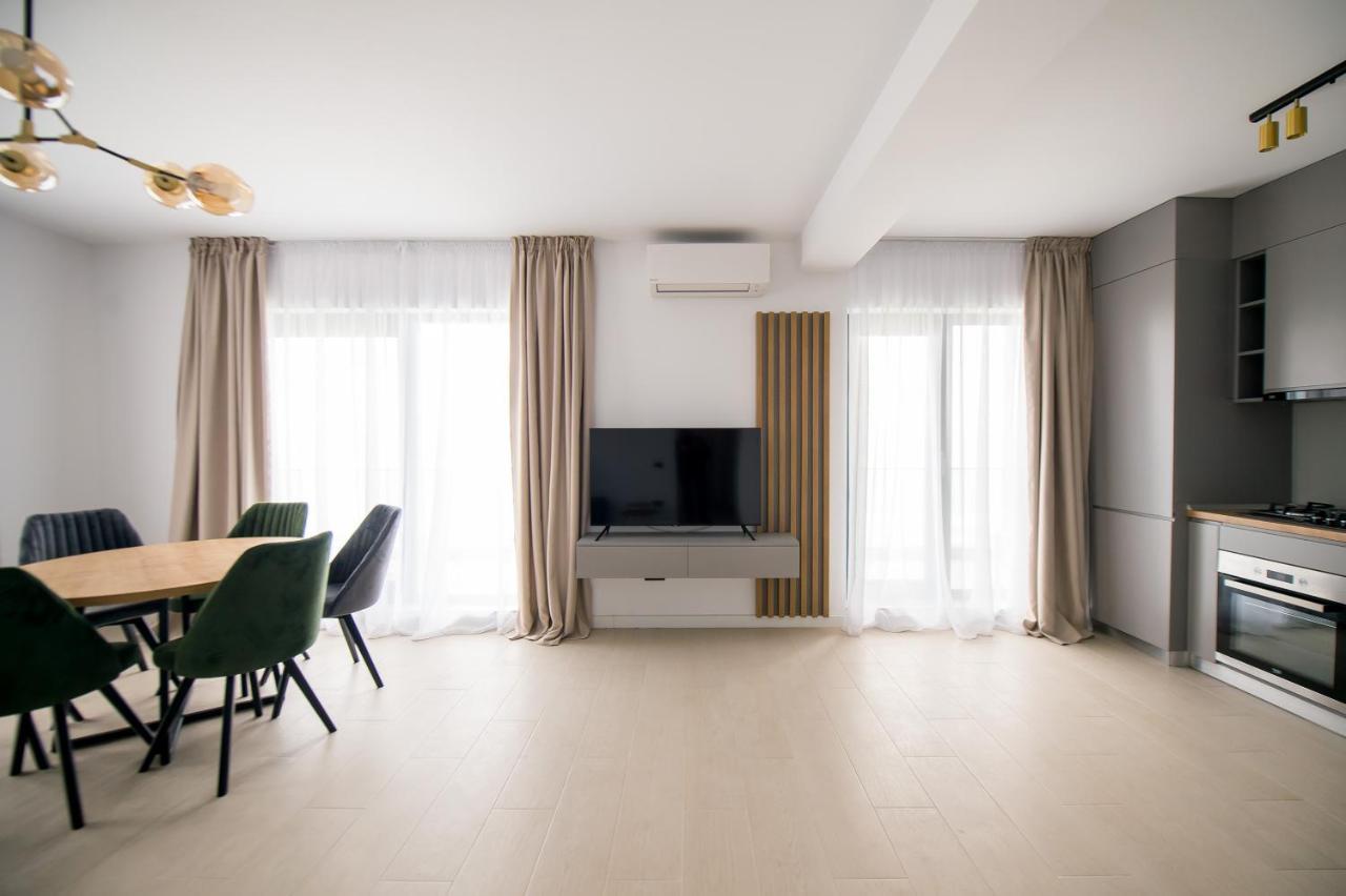 Luxury Promenada Apartment - Frontal Beachfront Mamaia Nord Năvodari Kültér fotó