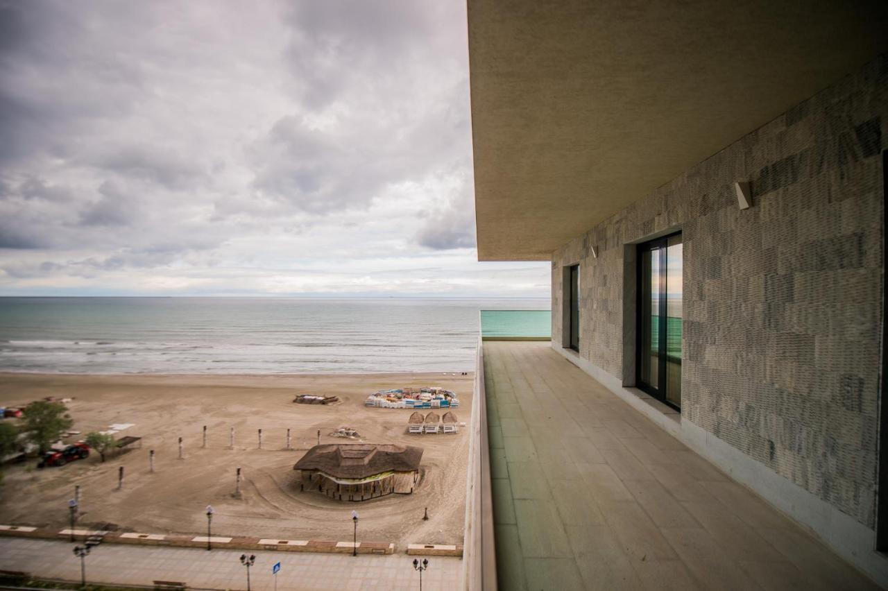 Luxury Promenada Apartment - Frontal Beachfront Mamaia Nord Năvodari Kültér fotó