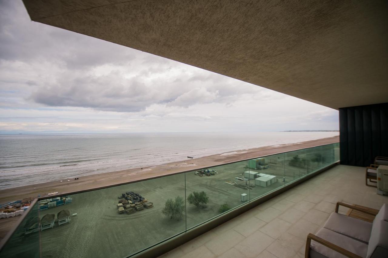 Luxury Promenada Apartment - Frontal Beachfront Mamaia Nord Năvodari Kültér fotó