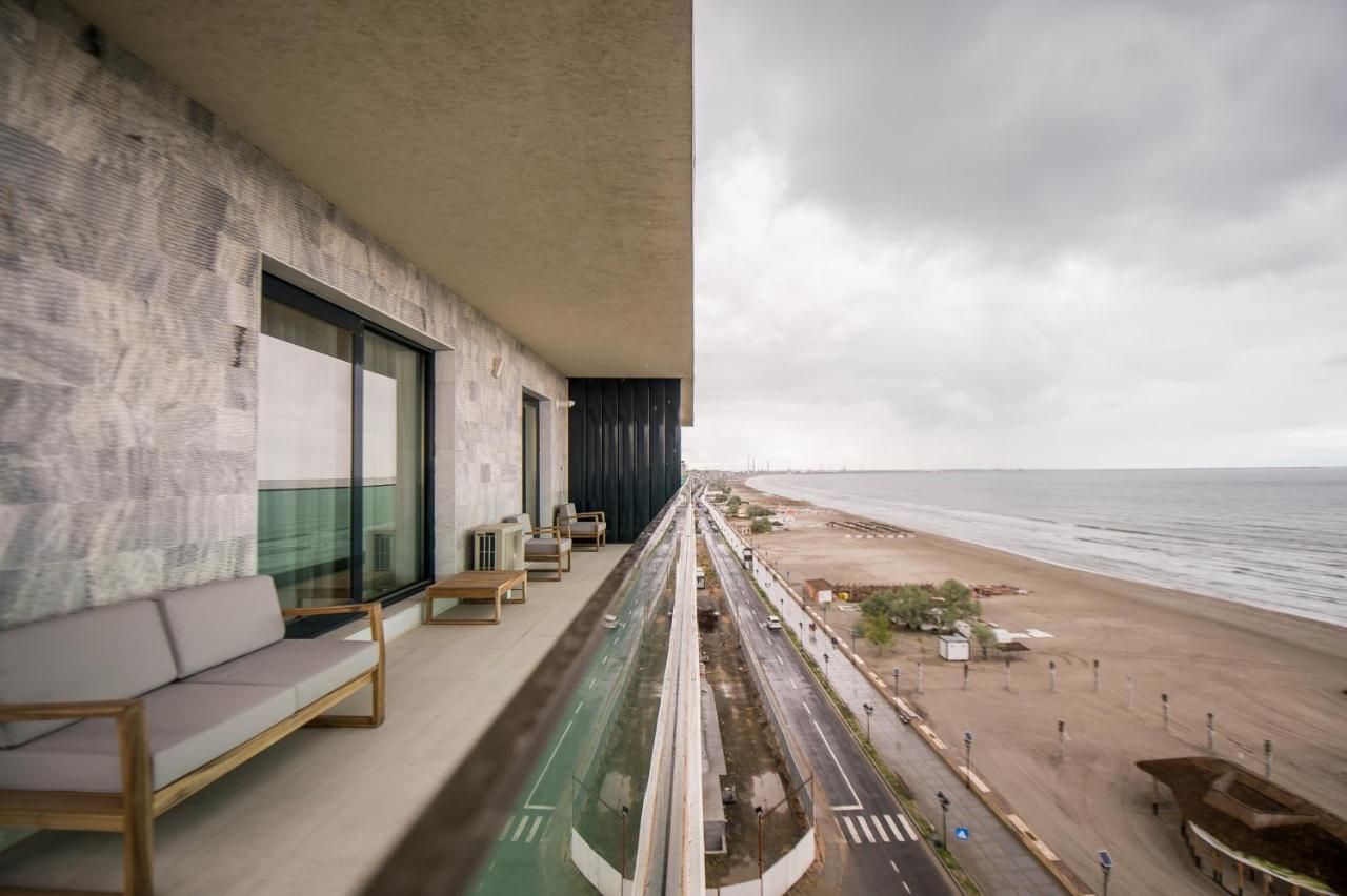 Luxury Promenada Apartment - Frontal Beachfront Mamaia Nord Năvodari Kültér fotó