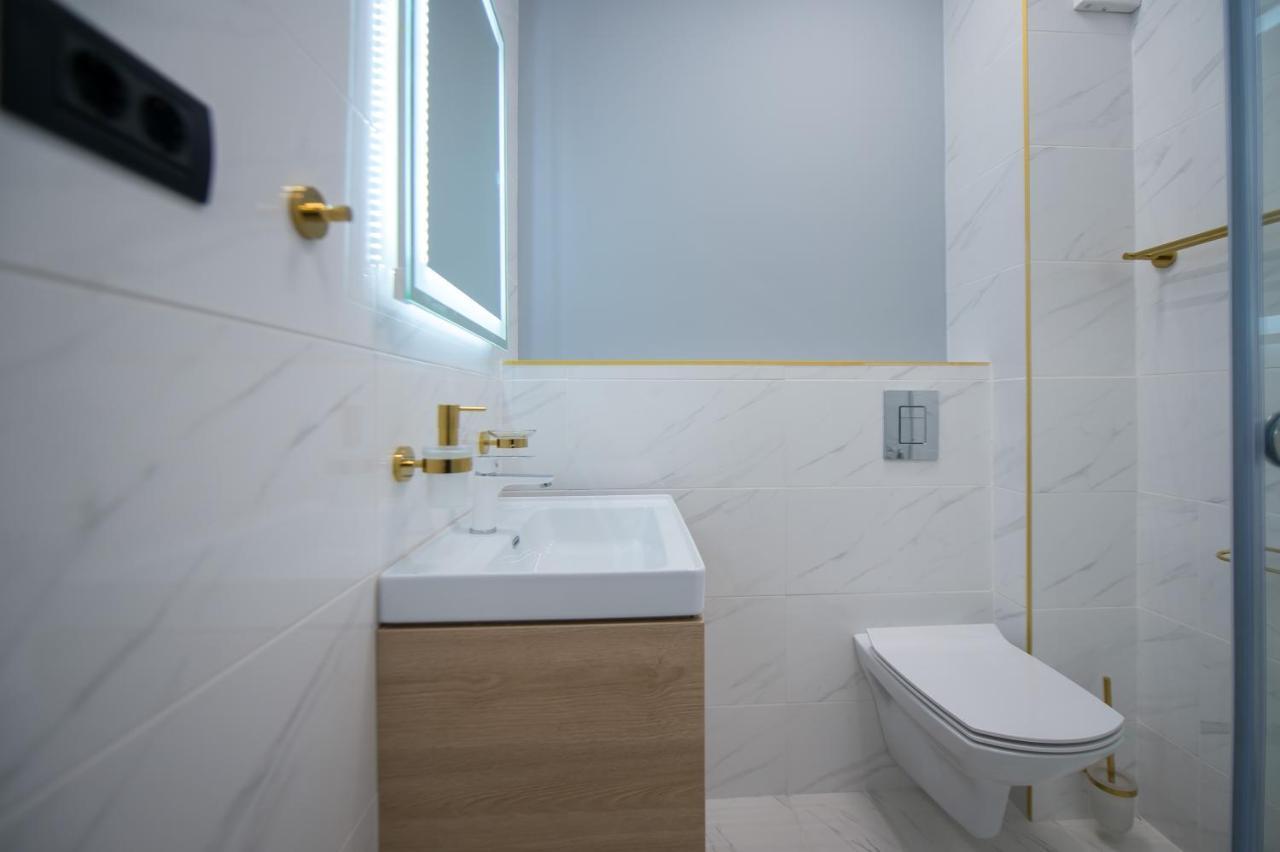 Luxury Promenada Apartment - Frontal Beachfront Mamaia Nord Năvodari Kültér fotó