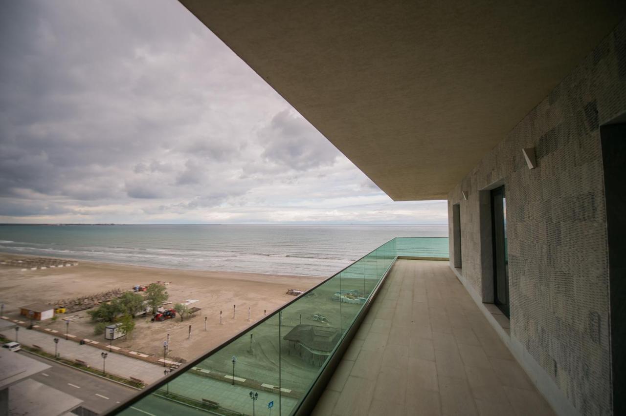 Luxury Promenada Apartment - Frontal Beachfront Mamaia Nord Năvodari Kültér fotó